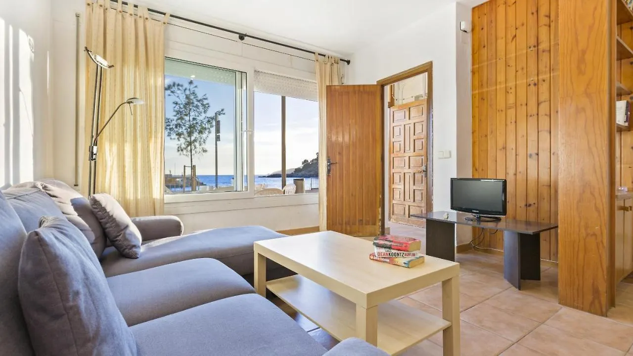 1 Bon Pl - Llafranc Apartment
